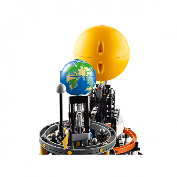 Конструктор LEGO Technic 42179 Планета Земля и Луна на орбите в Калининграде