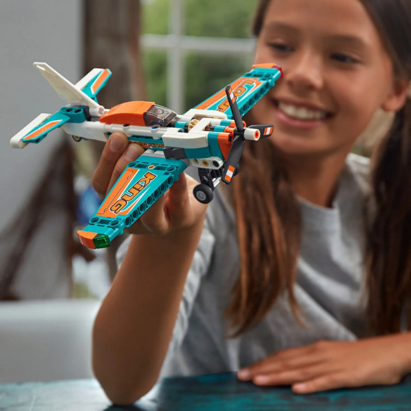 Конструктор LEGO Technic 42117 Гоночный самолёт в Калининграде