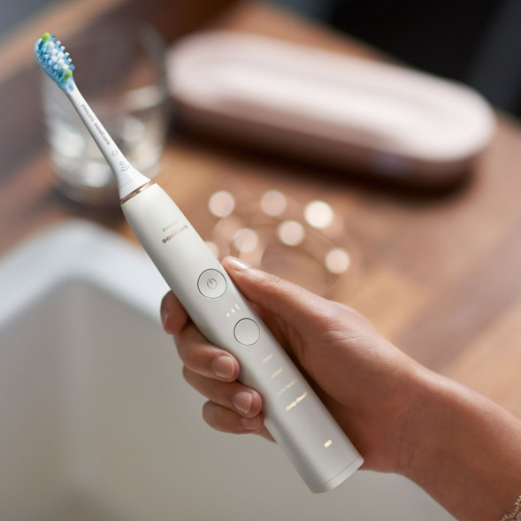 Электрическая зубная щетка Philips Sonicare 9000 Diamond Clean, белый в Калининграде